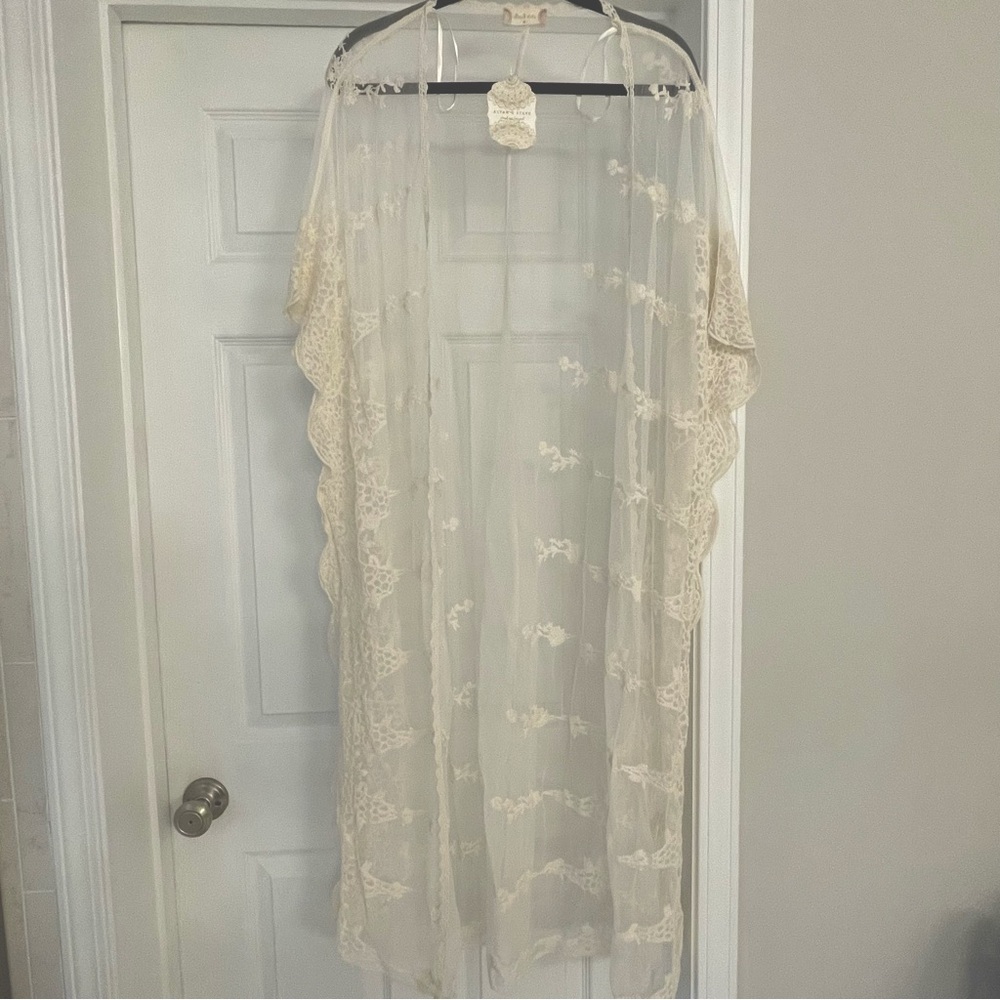 NWT Altar’d State White Lace Kimono Size Medium